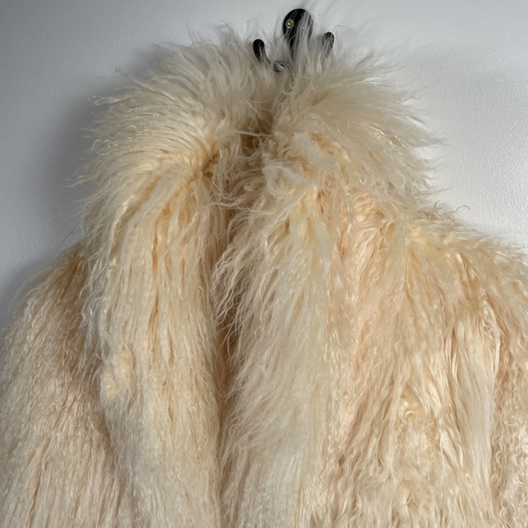 Vintage Tibet Lamb Fur Coat with Satin Lining - Rare and Pristine - Picture 8 of 16